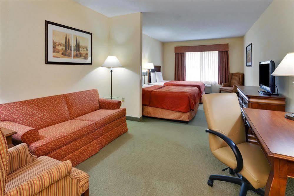 Country Inn & Suites By Radisson, Lake George Queensbury, Ny Екстериор снимка